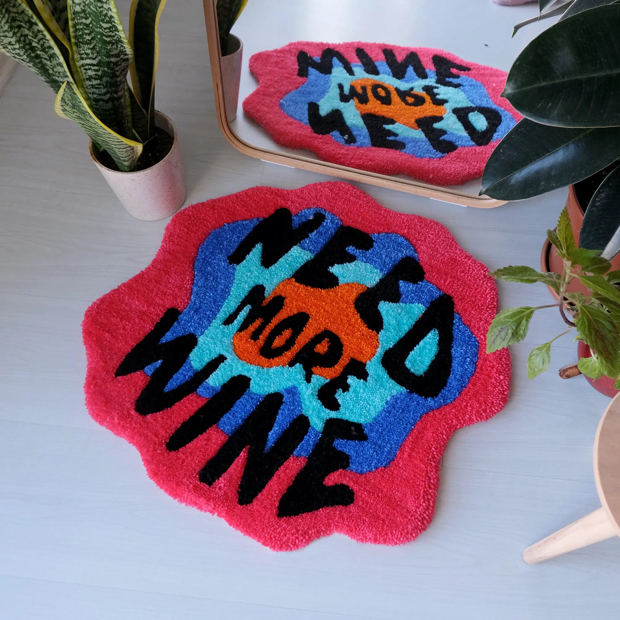 Tapis Tufté "Need More Wine"